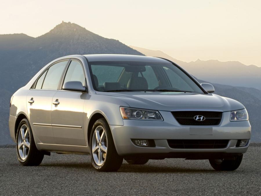  Hyundai Sonata 2005 года  (US) (фото 7 из 14)